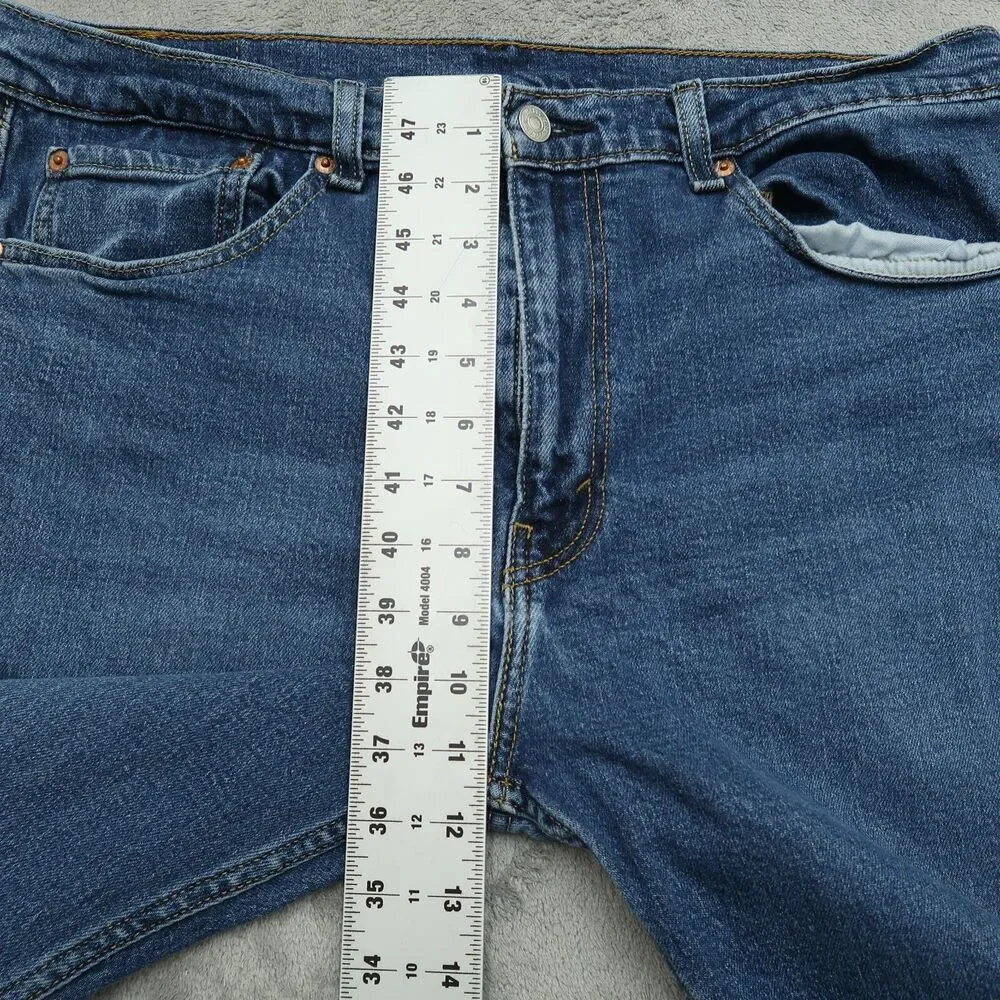 Levis good please