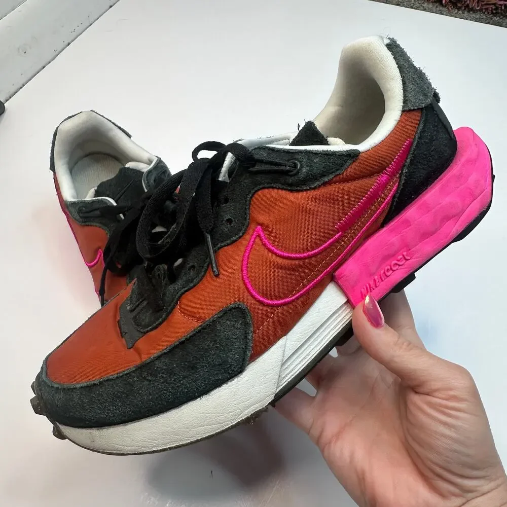 Nike Fontanka Waffle Burn Sunrise Sneakers
