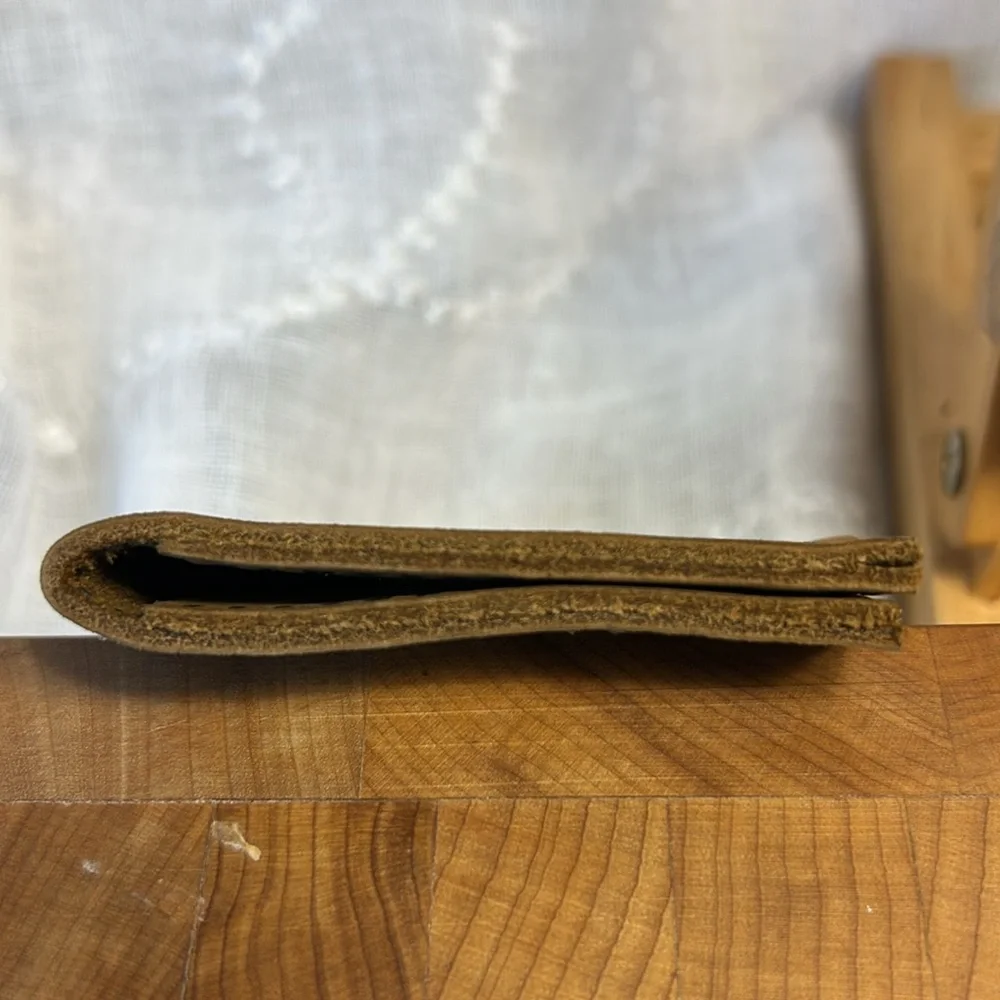 Duluth Pack leather bifold wallet