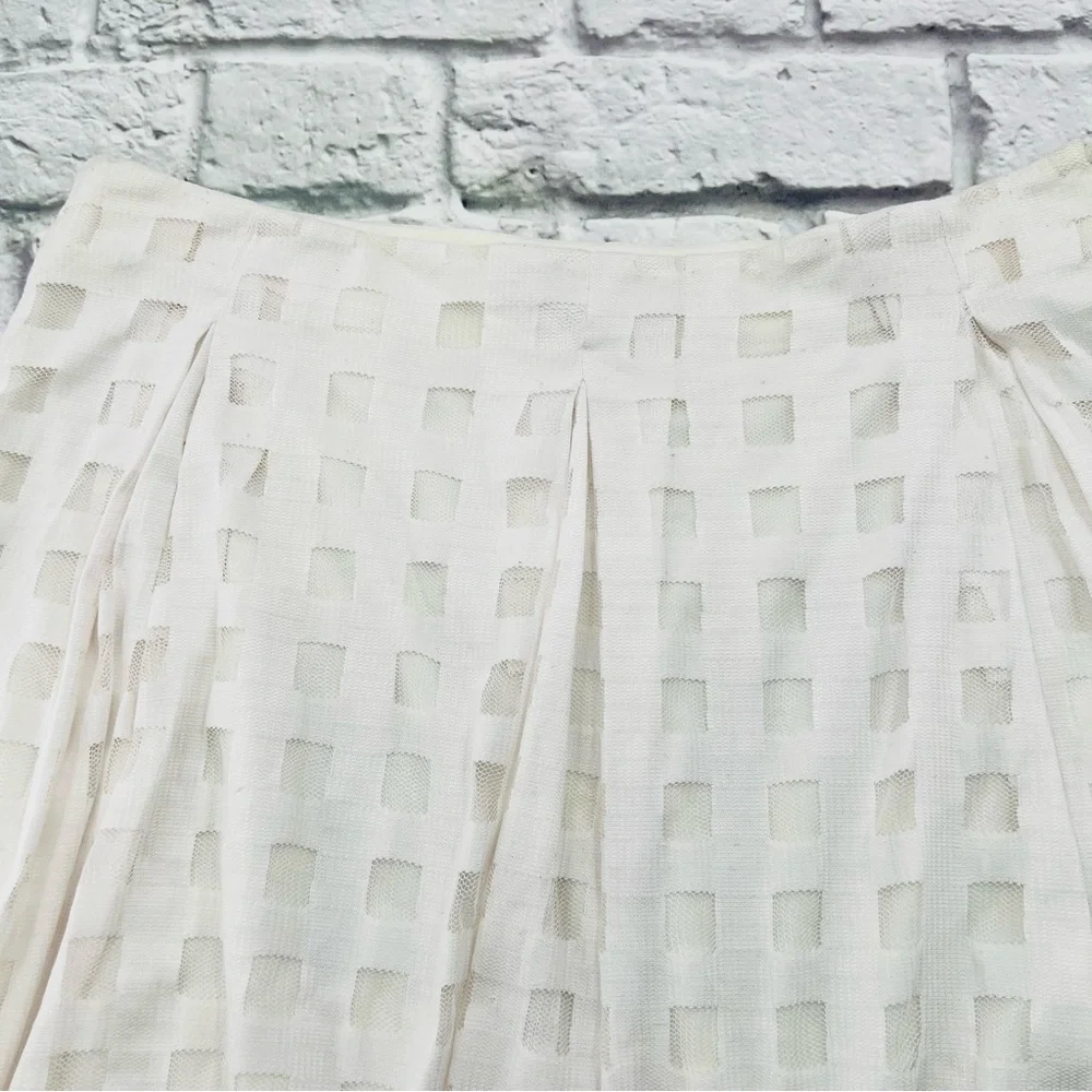 Kind Of elegant white
