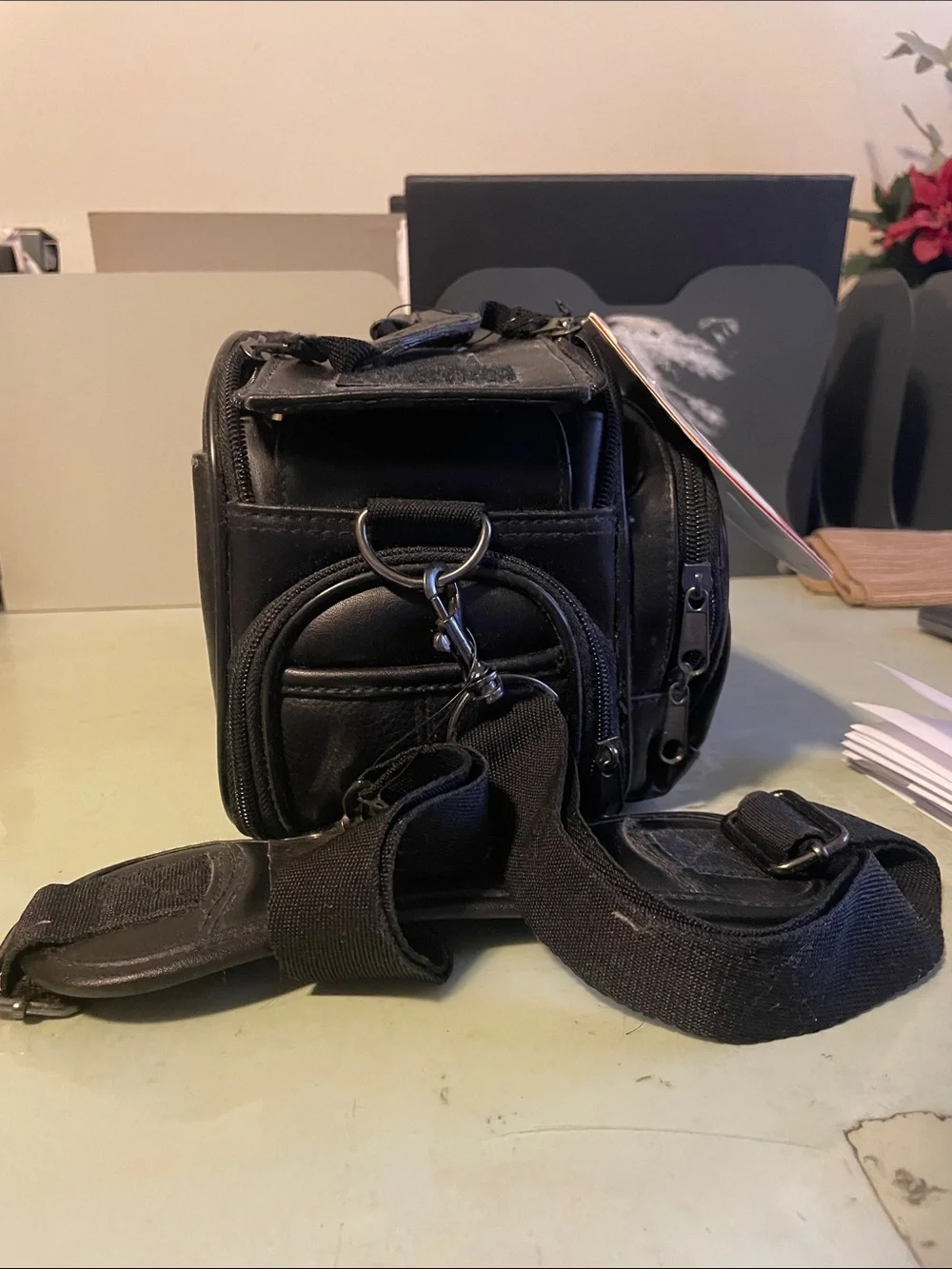 Ambico sleek black