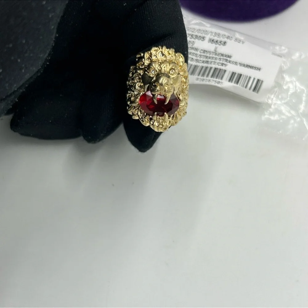 Unisex Gucci iconic Lionhead ring size large/8.5 made in Italy