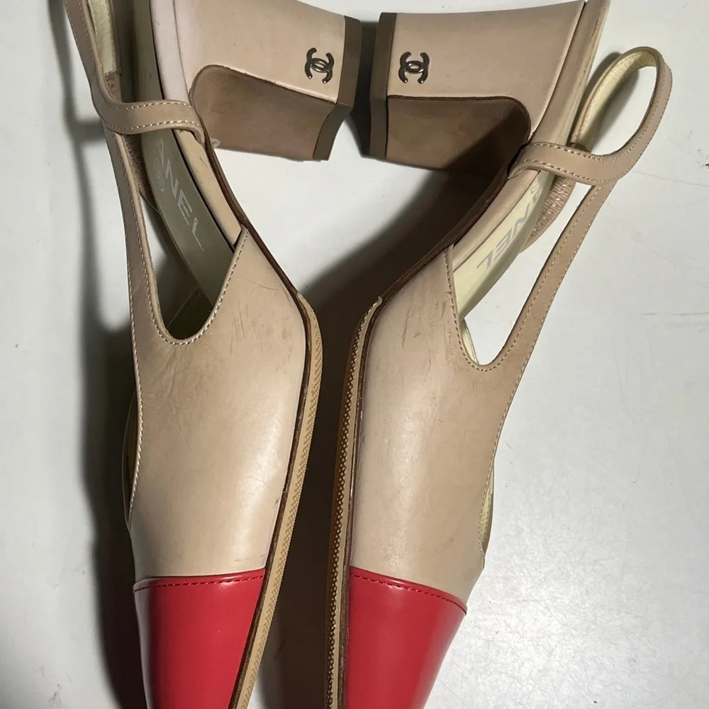 CHANEL stylish heels