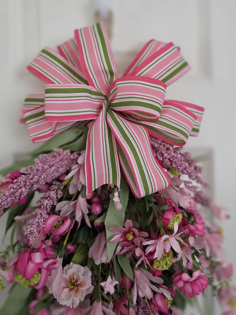 N/A lush cascading