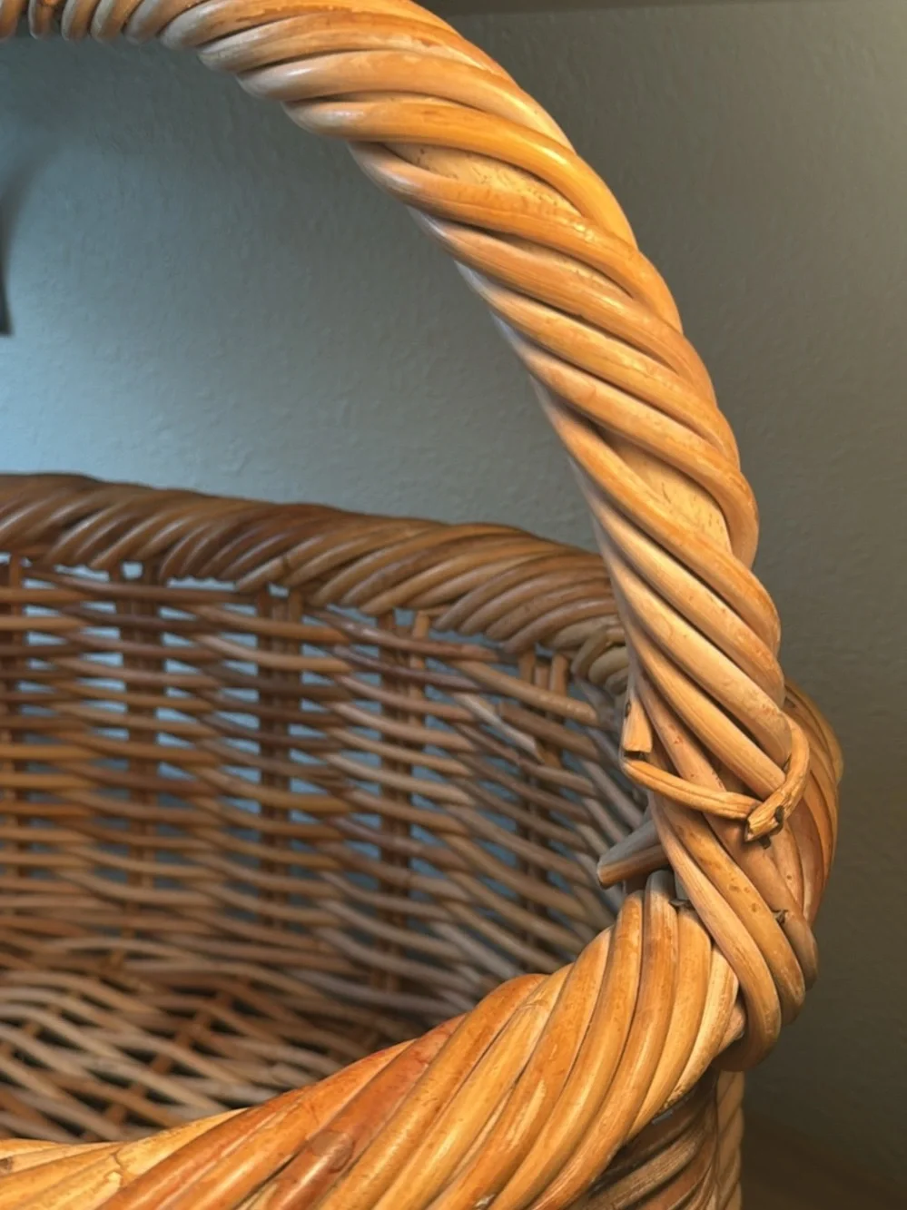 N/A handwoven wicker