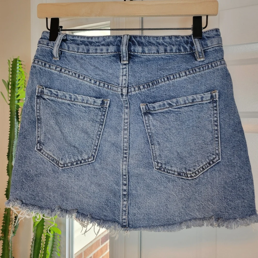 Free People We The Free Zip It Up Mini Denim Jean Skirt, Size 25‎