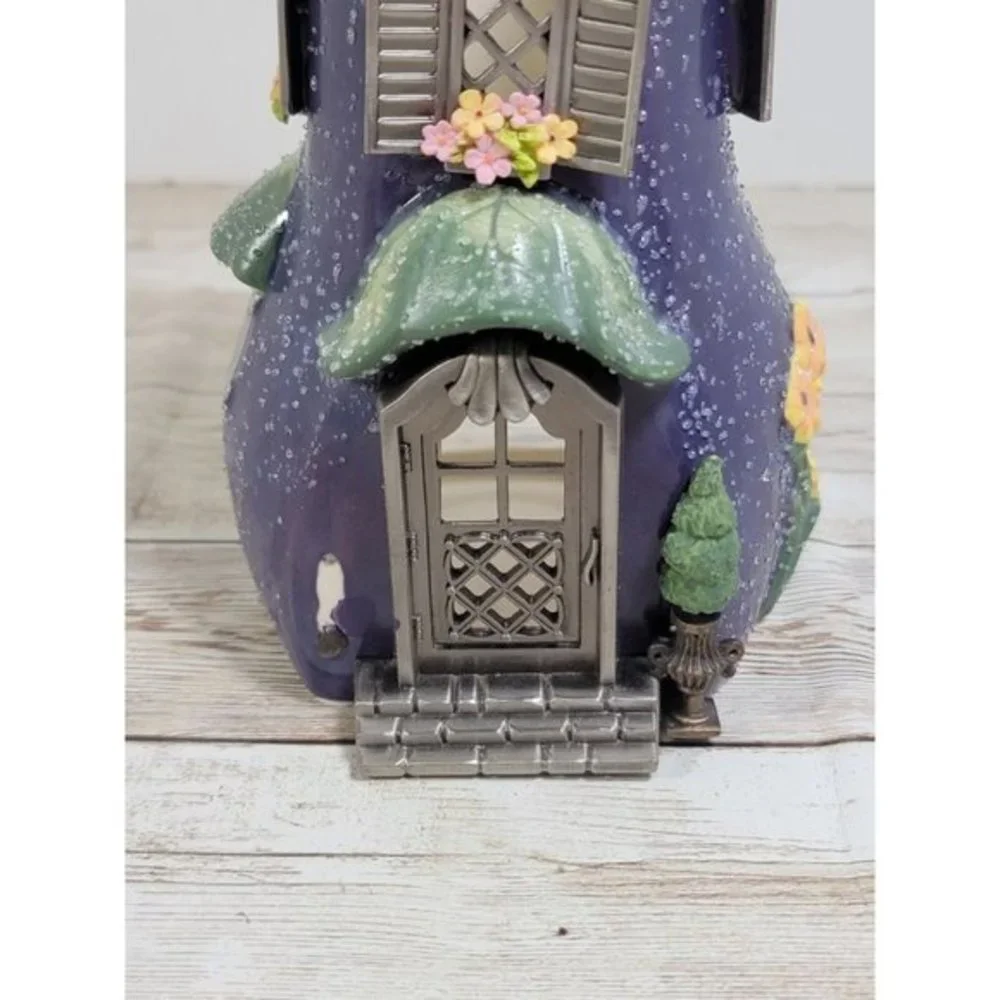 PartyLite ceramic cottage