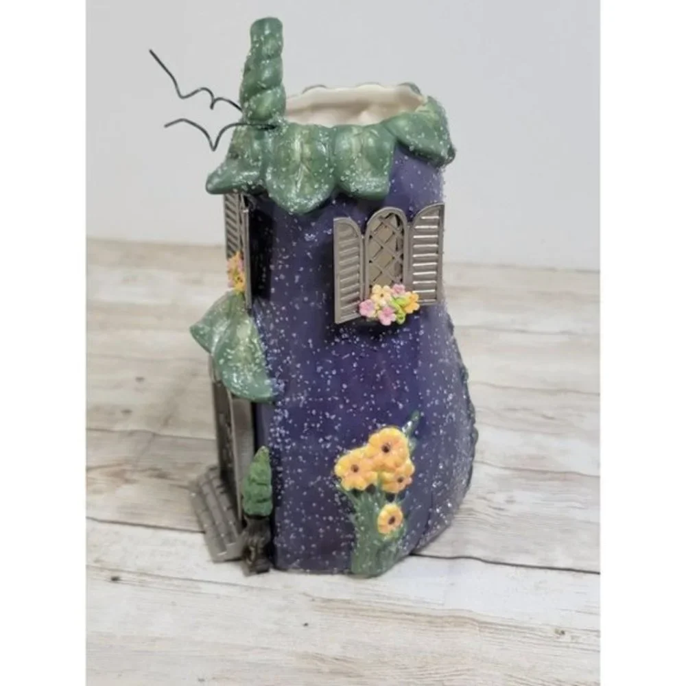 PartyLite ceramic cottage
