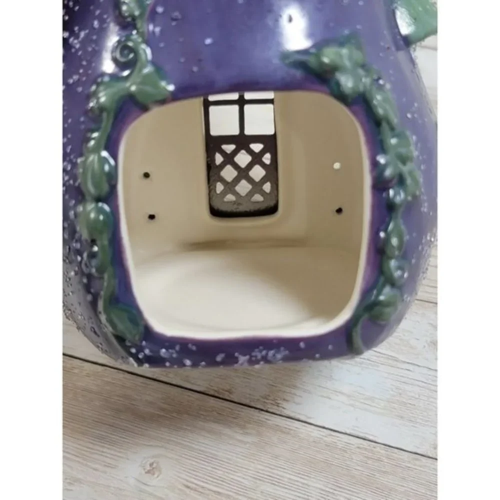 PartyLite ceramic cottage