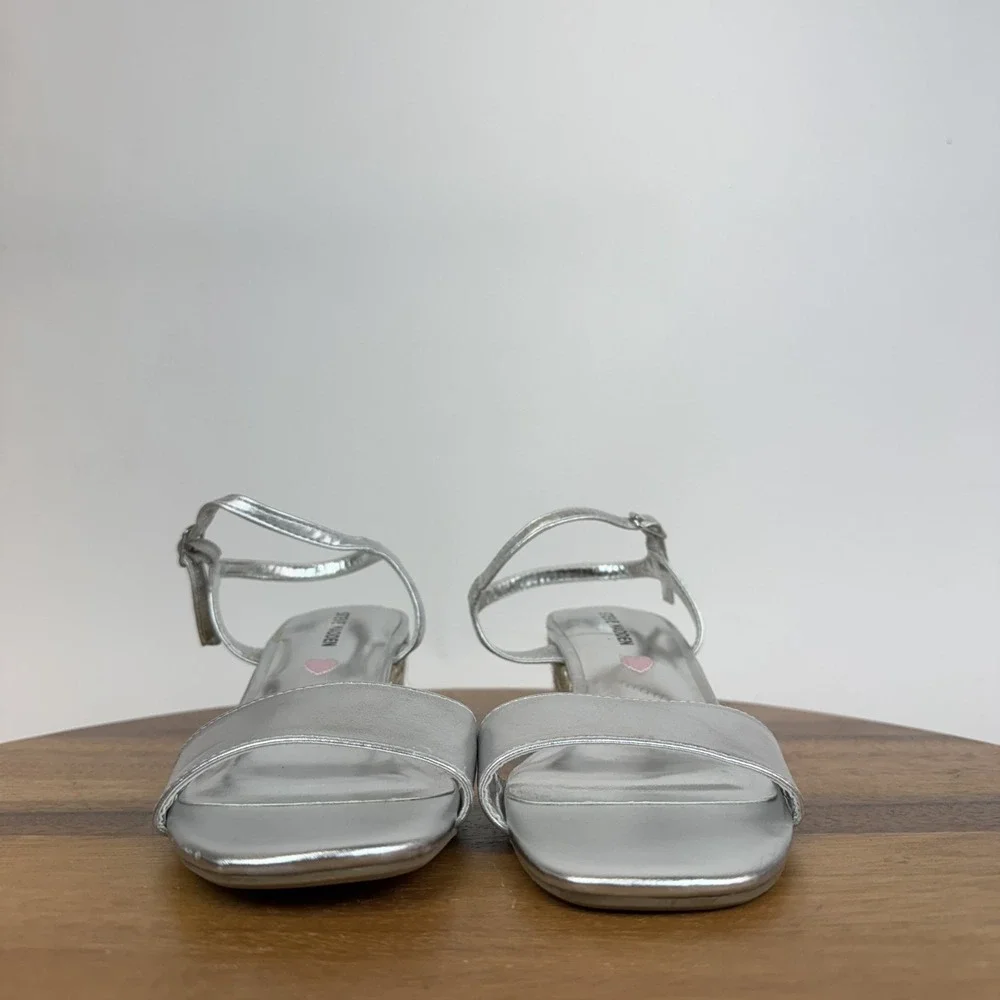 Steve Madden size standard