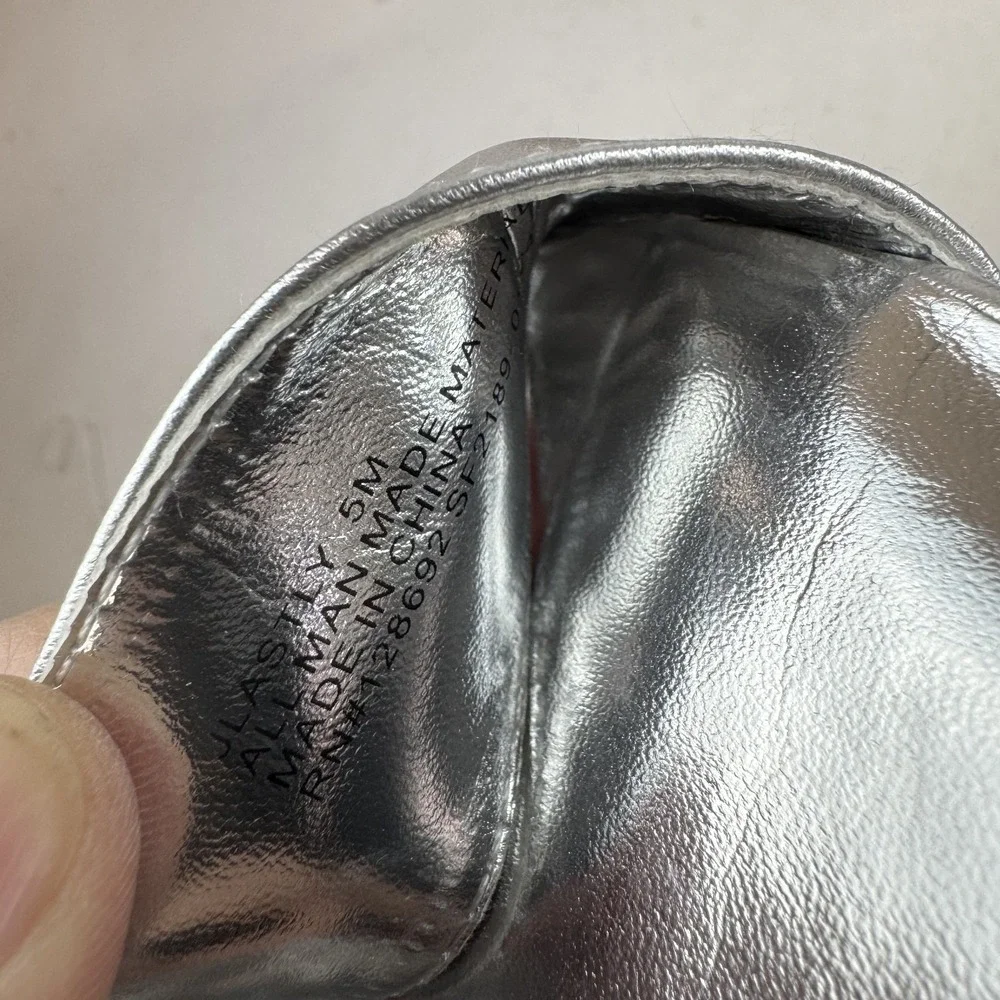 Steve Madden size standard