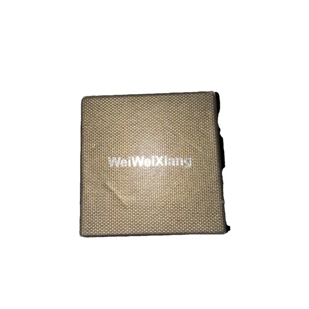 WeiWei Xiang Brand New Lips and Rhinestones Compact Mirror Gift Box New In Box