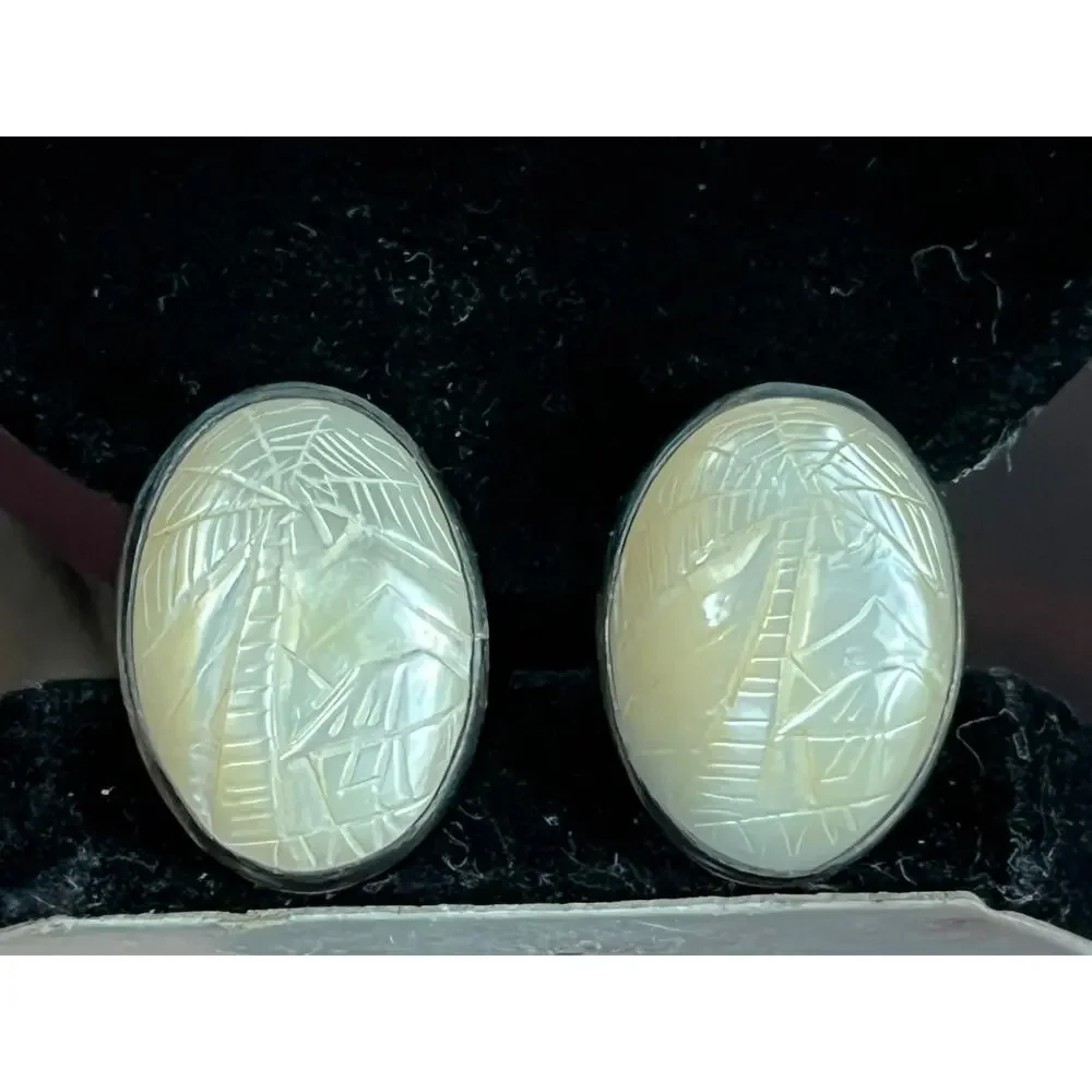Vintage vtg carved