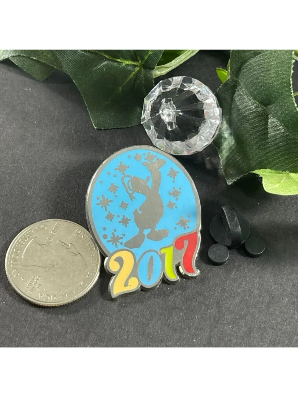 Disney Donald Duck Trading Pin Silhouette 2017 Badge Lapel Pin Brooch Jewelry