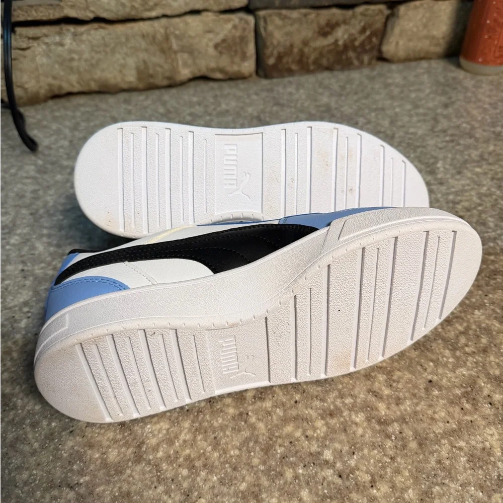 Puma Light Blue and White Casual Sneakers‎ like new
