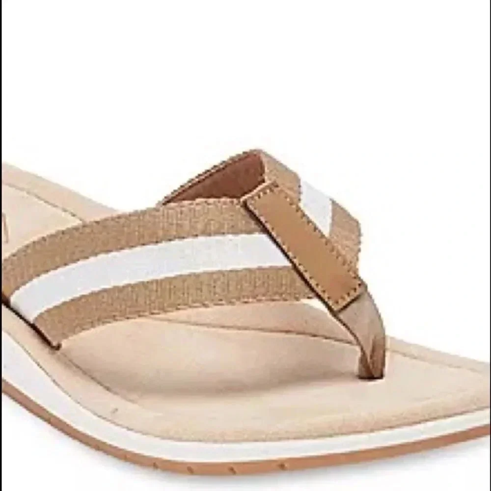 St. John's Bay Mens Flip-Flops Large 11/12 Tan & White New No box