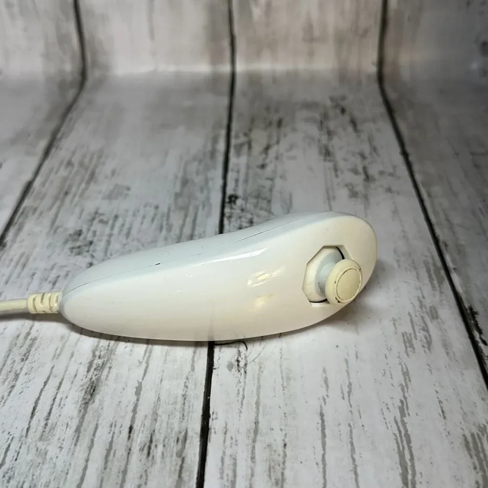 Nintendo Wii Nunchuk Controller Hand Curved Joystick and Wii‎ Controller RVL-003