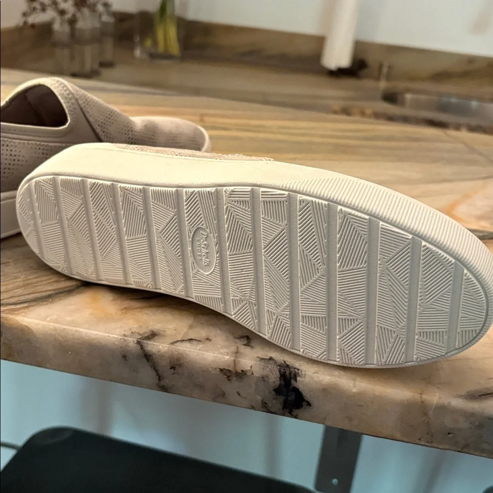 Dr Scholl’s Sneakers Slip ons 8.5 EUC GRAY WHITE