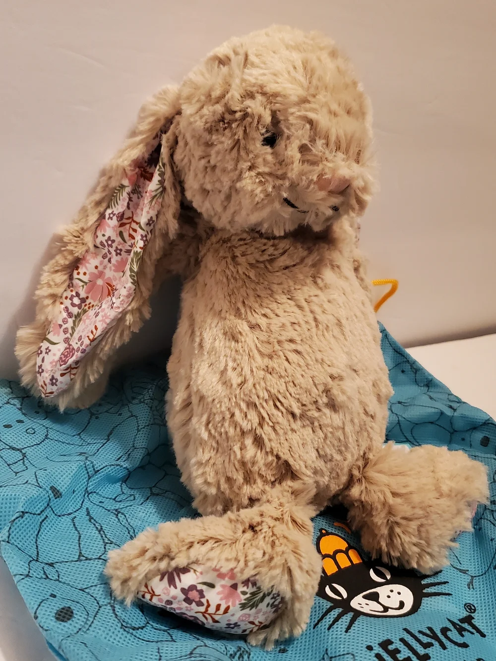Jellycat note included