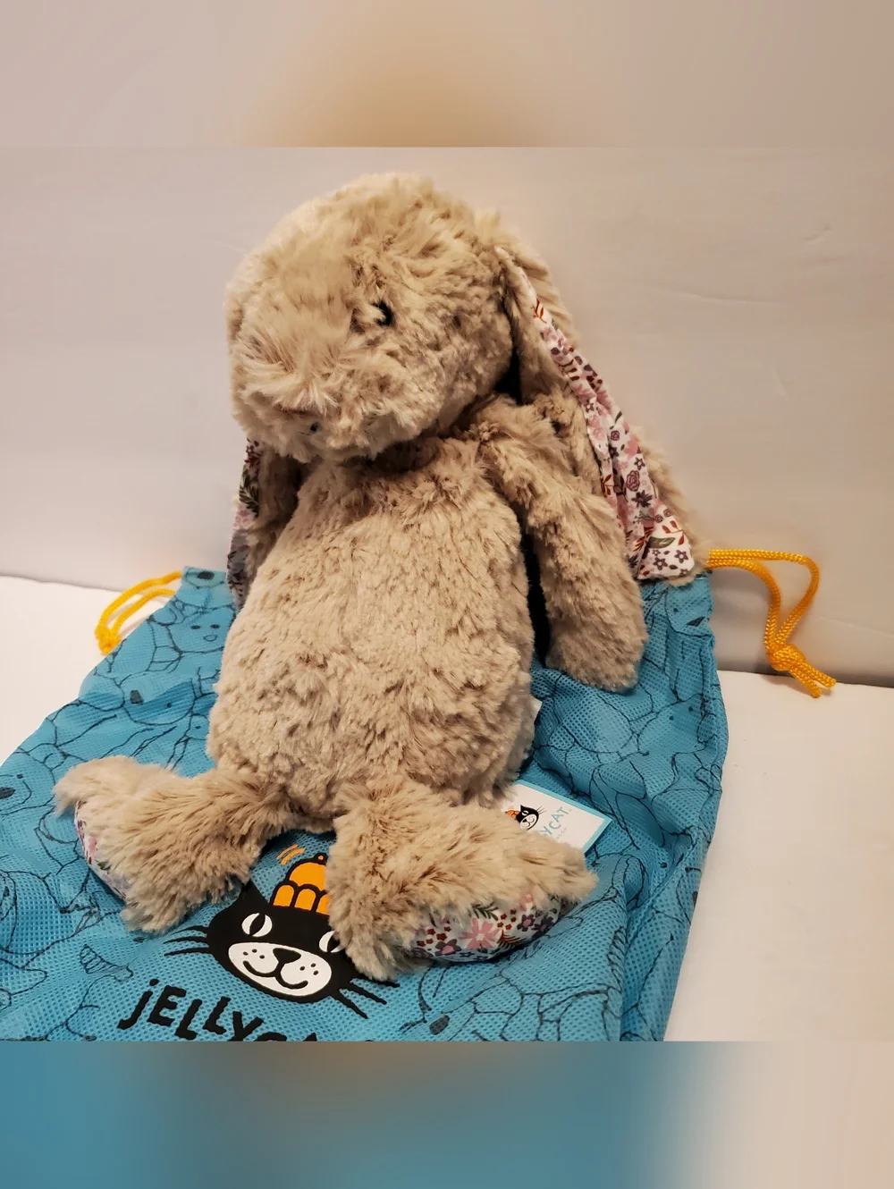 Jellycat note included