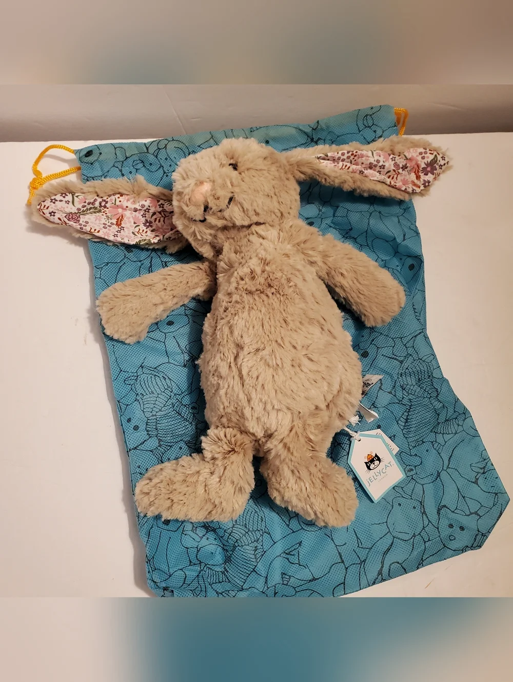 Jellycat note included