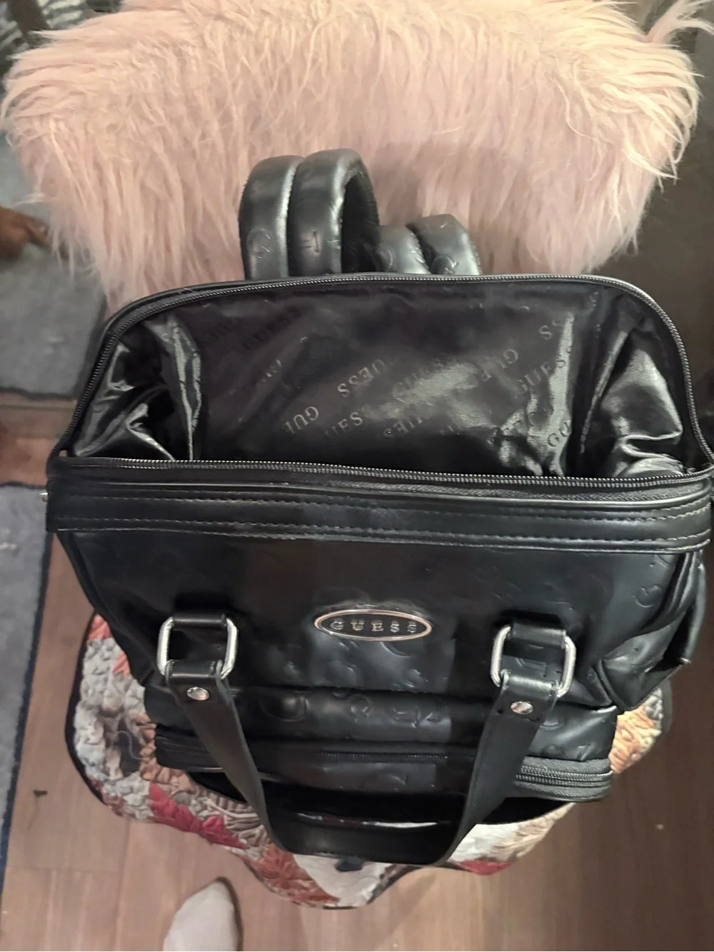 Guess laptop tote