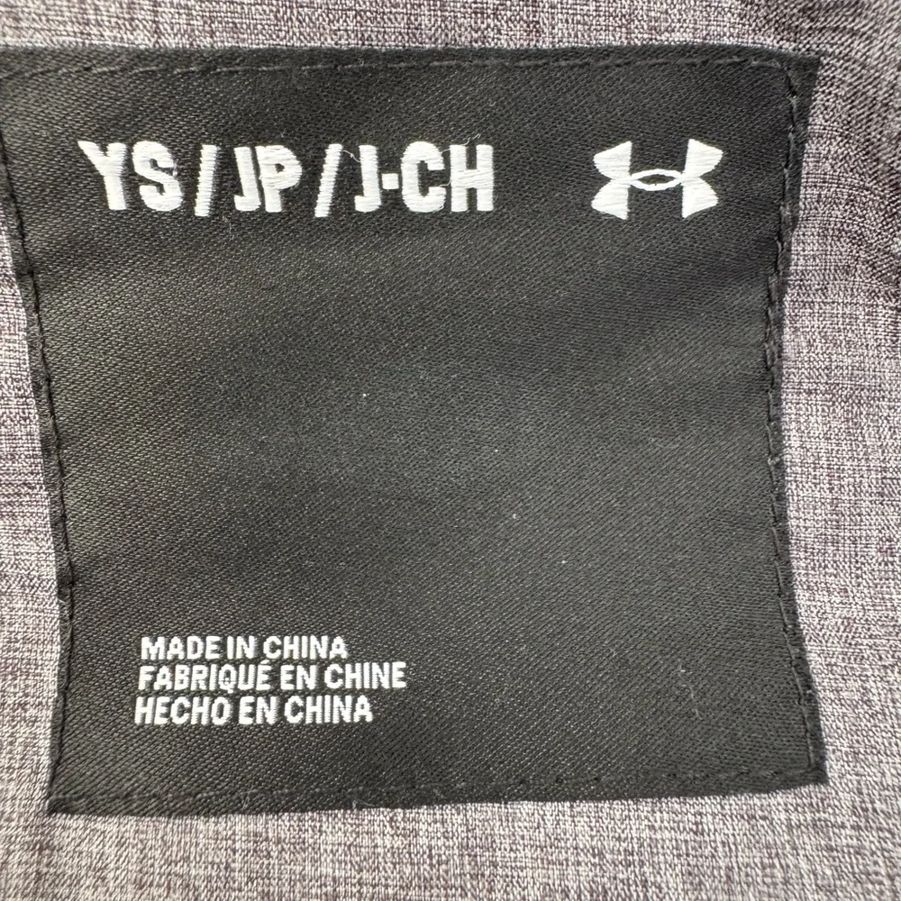 Under Armour Size 8 Kids Black and Gray Puffer vest/jacket combo‎