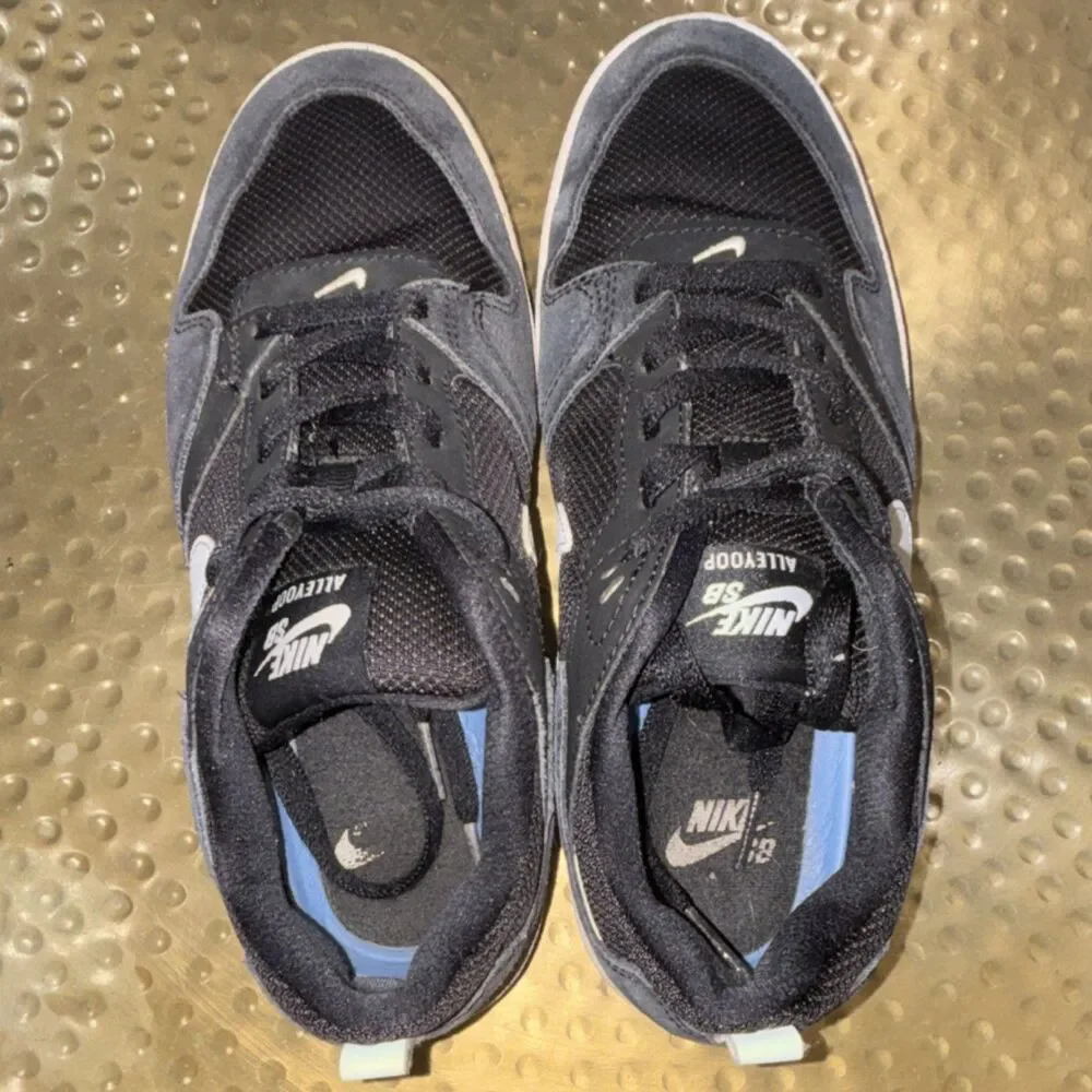 Nike SB Alleyoop Low Top Skate Shoes Black/Gray White Swoosh US size 5Y