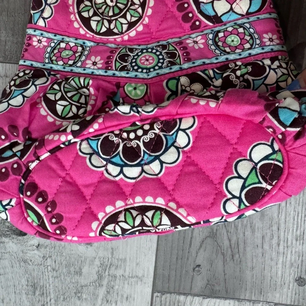 Vera Bradley one sign