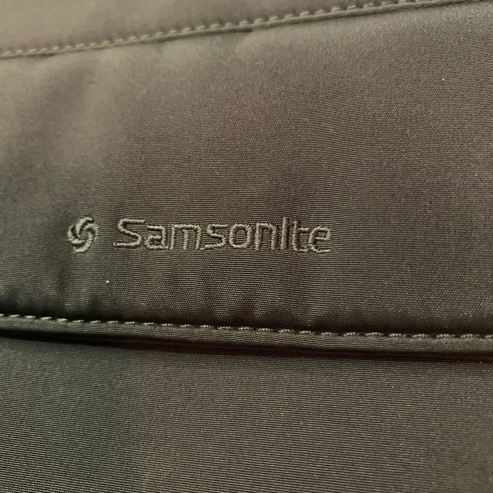 Samsonite crossbody computer