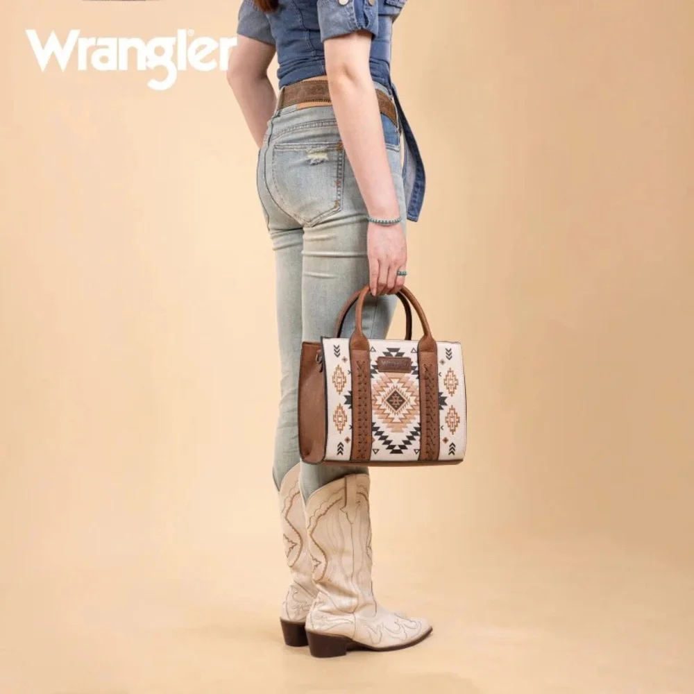 Wrangler pu includes tote