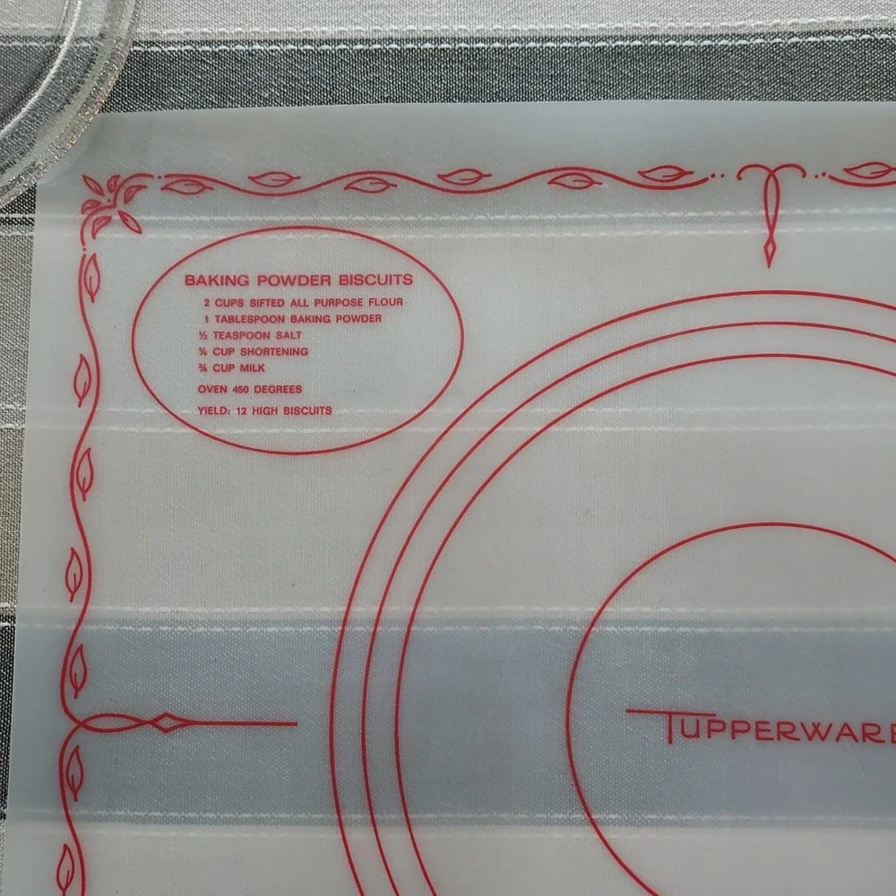 Tupperware vintage pastry