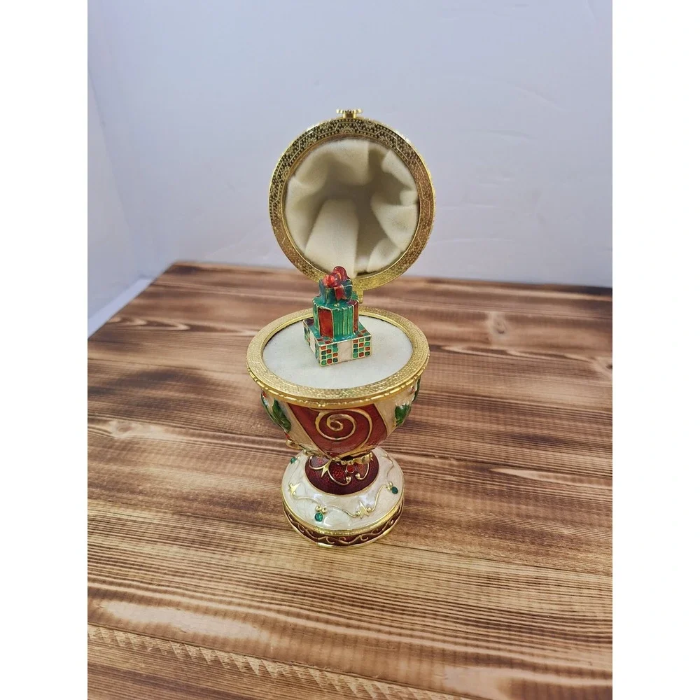 The Unbranded Brand ornate decorated