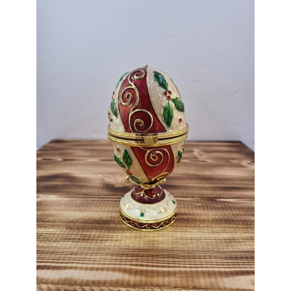 The Unbranded Brand ornate decorated