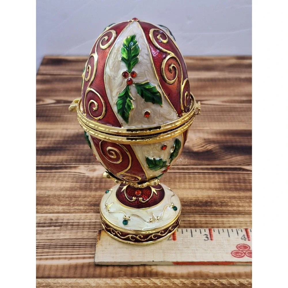 The Unbranded Brand ornate decorated