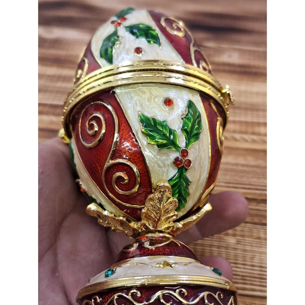 The Unbranded Brand ornate decorated