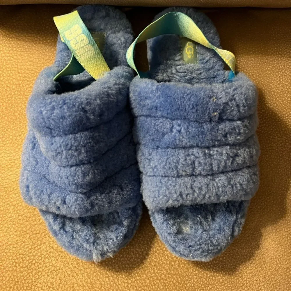 Ugg slippers girls 6