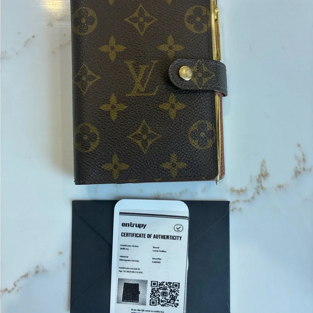Louis Vuitton comes gold