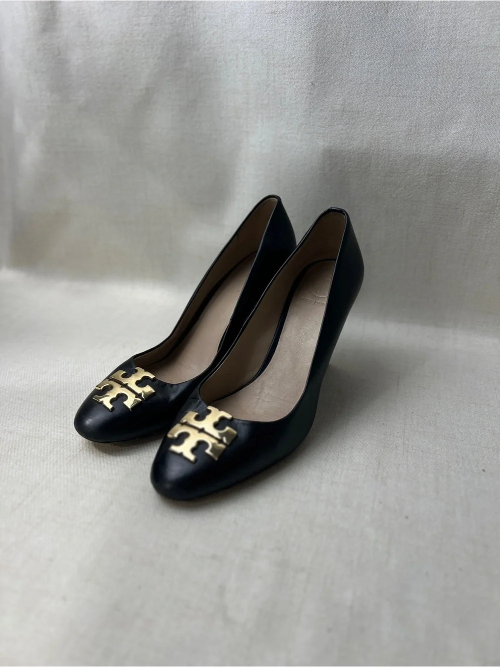 Tory Burch Black Leather Wedge Heels Gold Logo Pumps Size 6.5