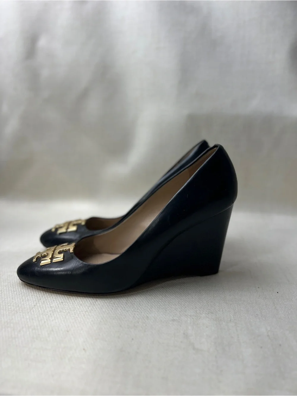 Tory Burch Black Leather Wedge Heels Gold Logo Pumps Size 6.5