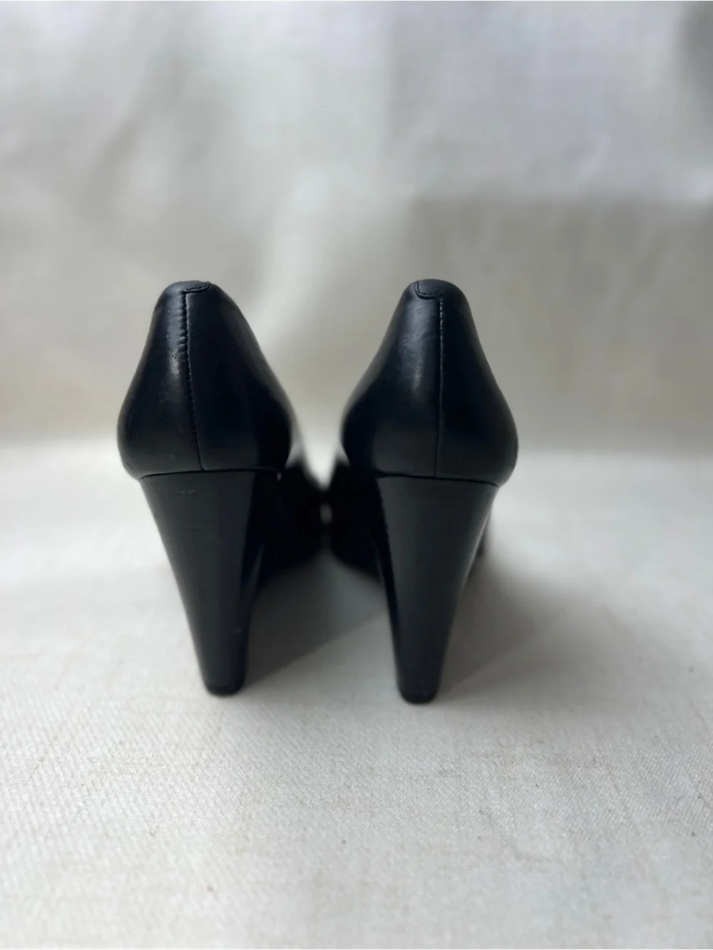 Tory Burch Black Leather Wedge Heels Gold Logo Pumps Size 6.5