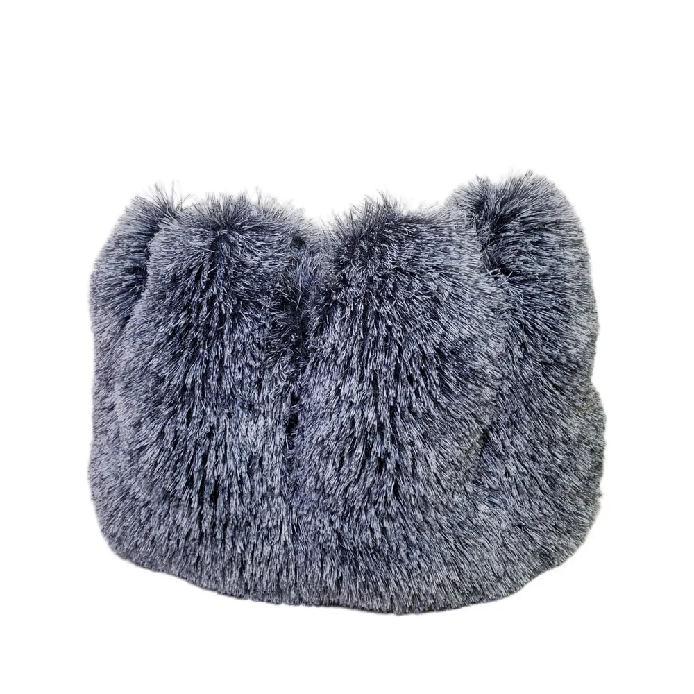 N/A pets luxuriously