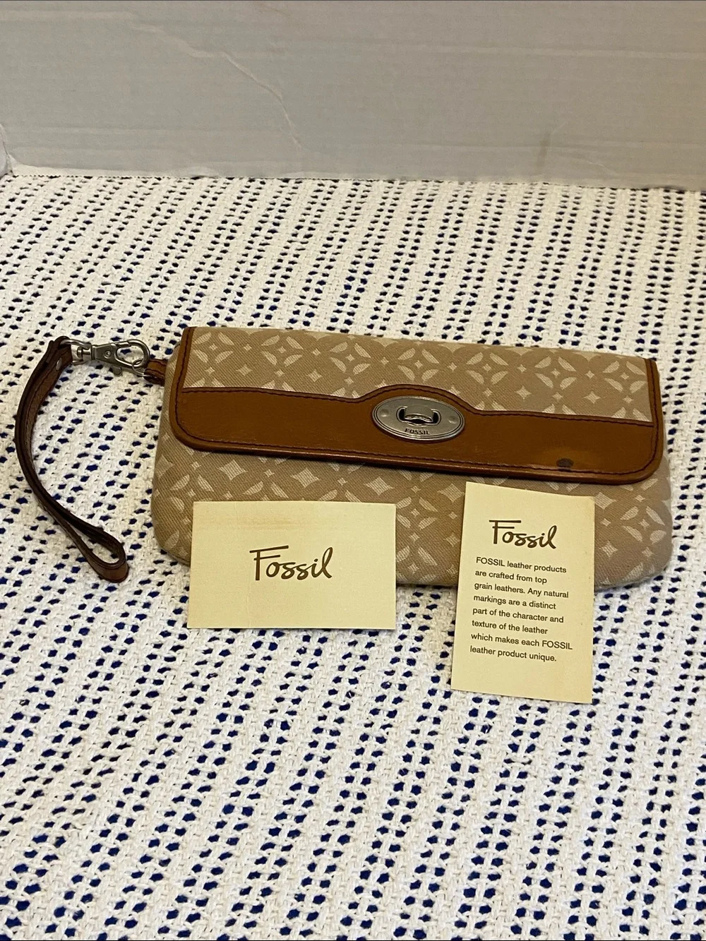 Fossil Marlow Signature wristlet jacquard canvas signature diamond pattern