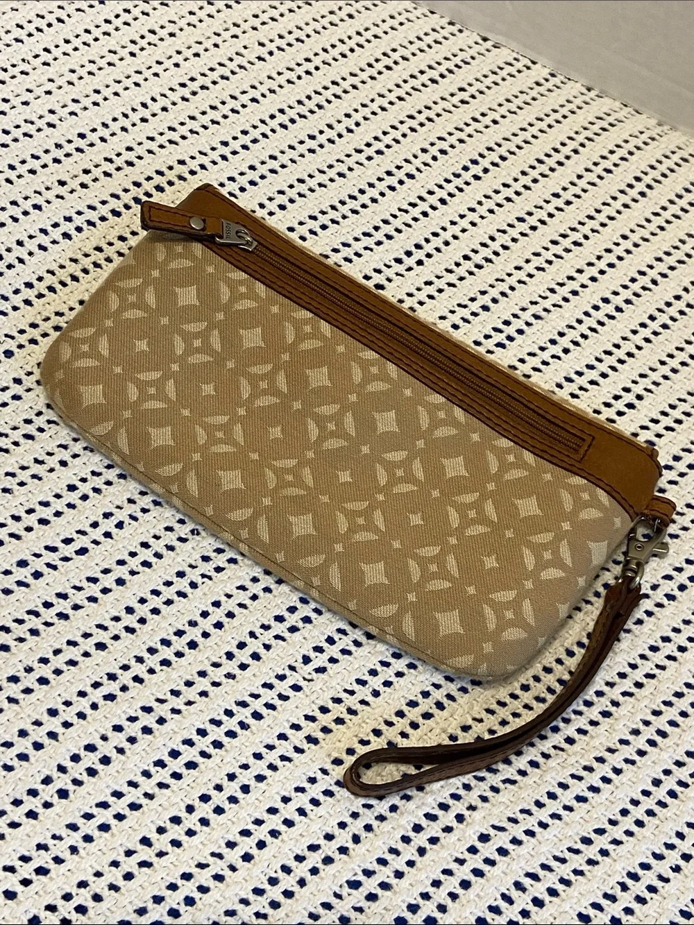 Fossil Marlow Signature wristlet jacquard canvas signature diamond pattern