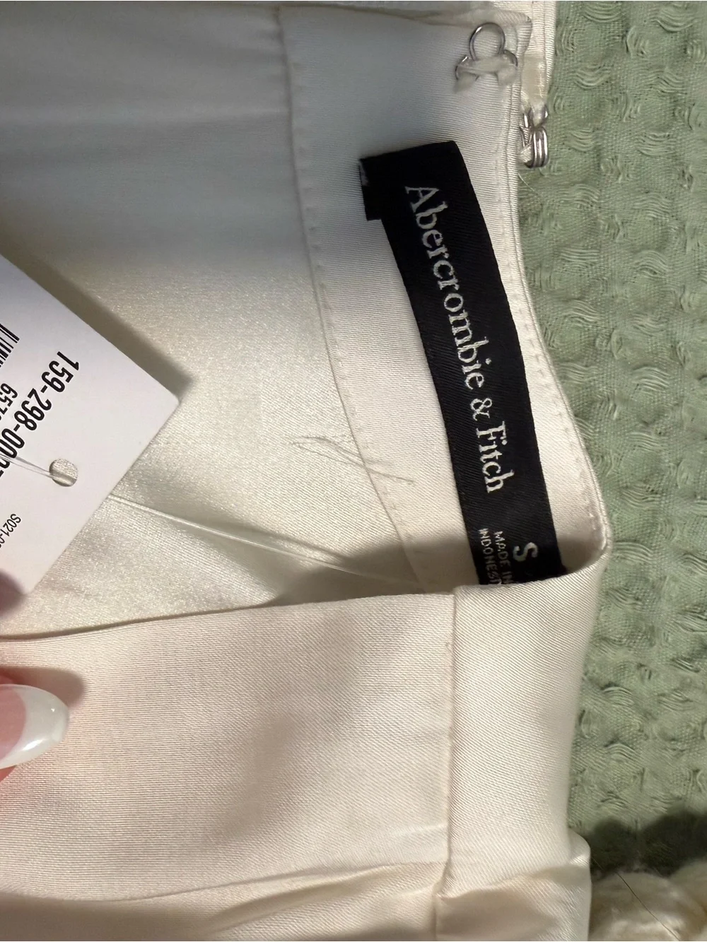 Abercrombie & Fitch sleek ivory