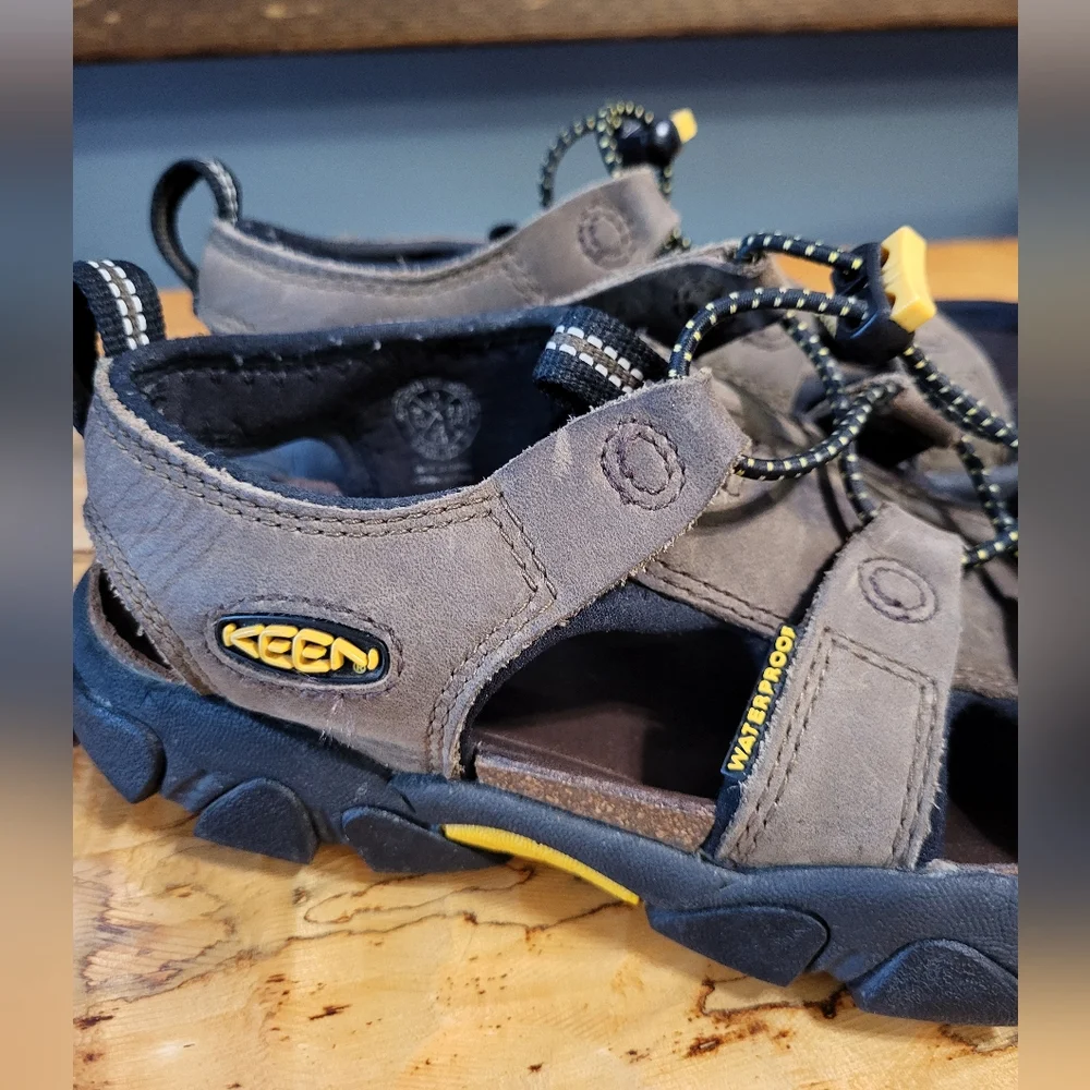 Keen •secure fit