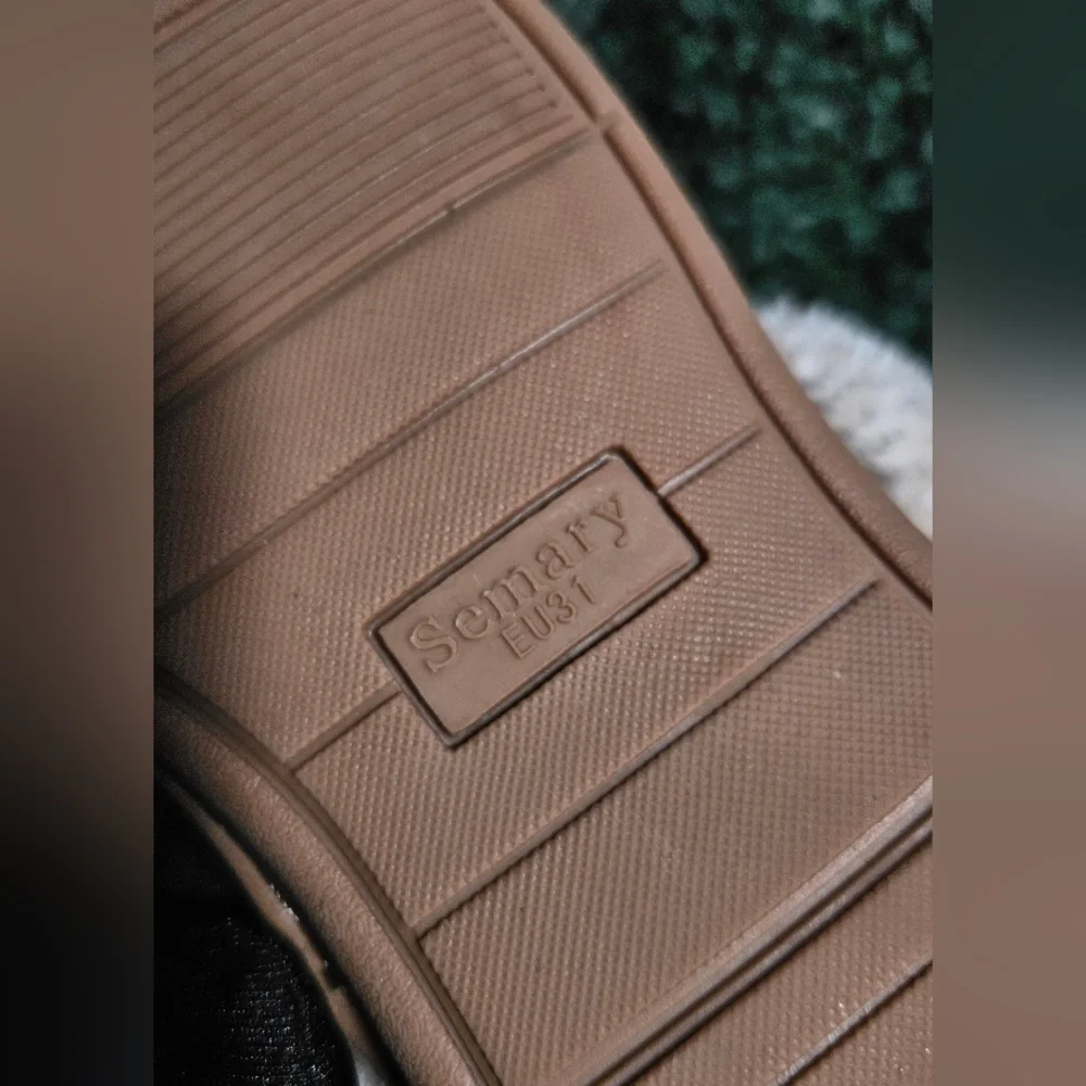 N/A slippers brown