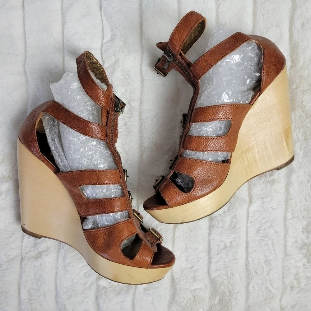 CYNTHIA VINCENT // jagger wooden platform leather gladiator wedge heels
