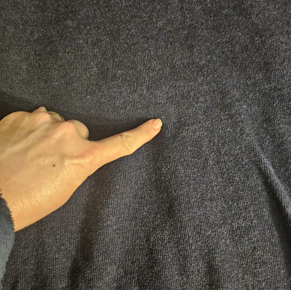 Daniel Cremieux features pullover