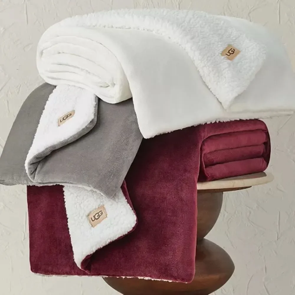 UGG Luxurious Sherpa Throw Blanket - Cream, Gray
